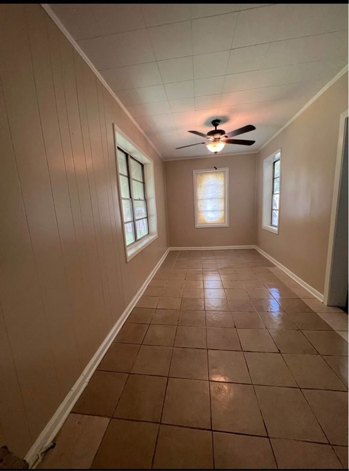 5106 Bradley St - Photo 2 of 9