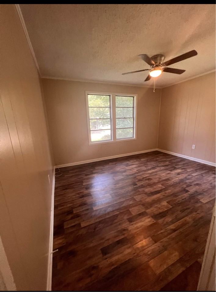 5106 Bradley St - Photo 4 of 9