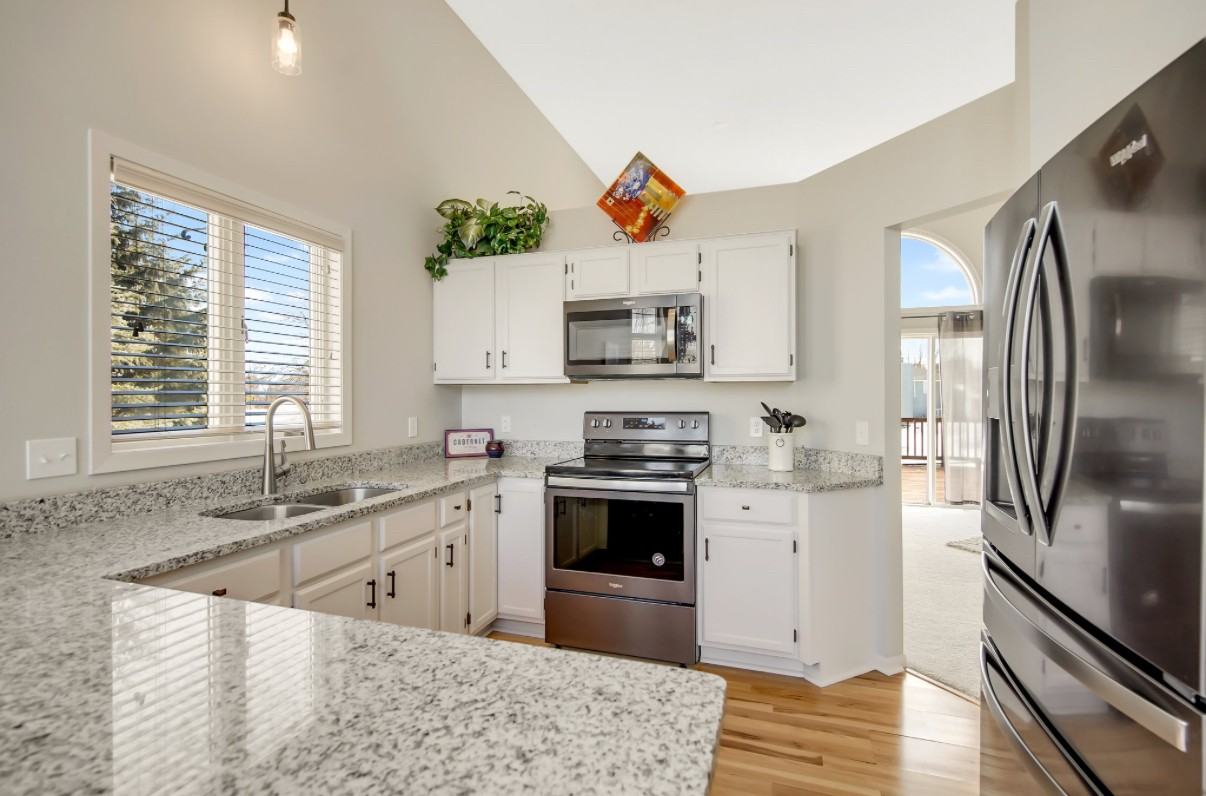 332 Cherry Hill Ct - Photo 4 of 12