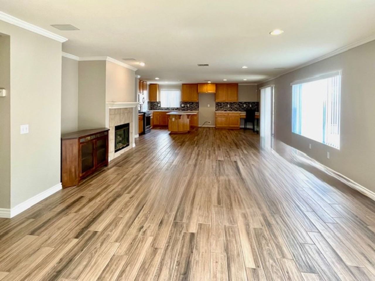 1504 Welch Pl - Photo 3 of 24