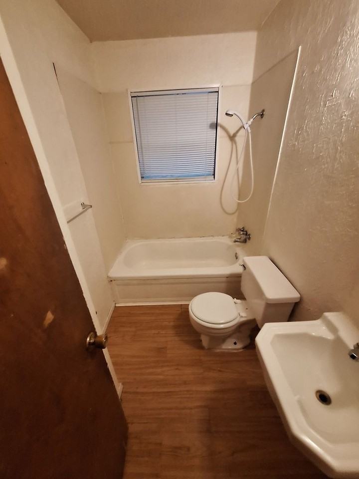518 N Bowie Dr - Photo 4 of 11