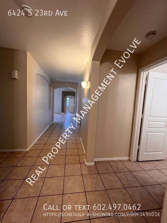 6424 S 23rd Ave - Photo 3 of 34