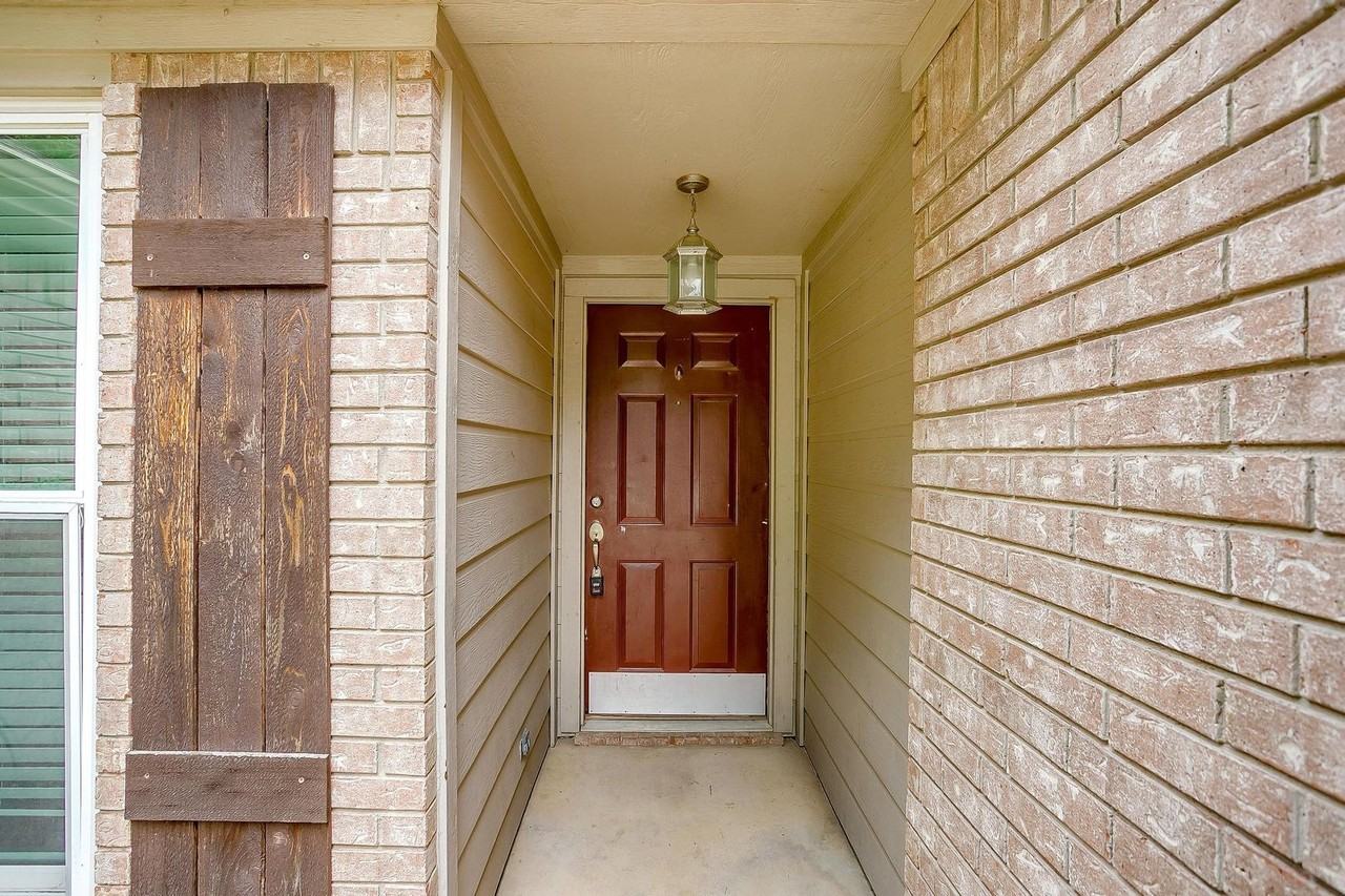 3408 Muleshoe Ln - Photo 3 of 21