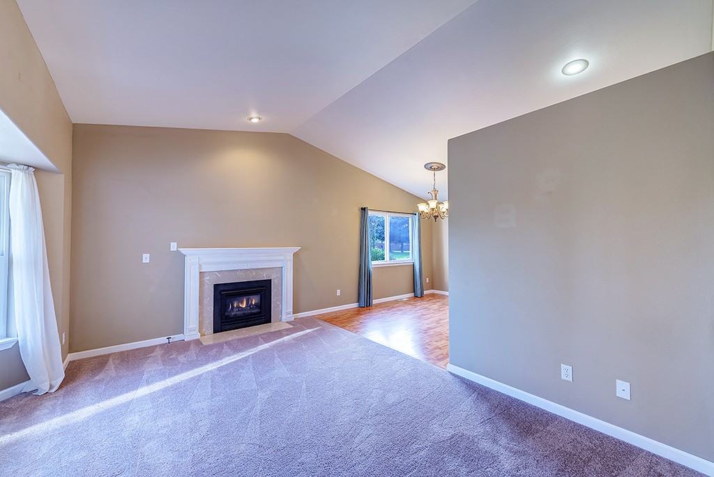 15556 Chestnut Dr Se - Photo 2 of 24