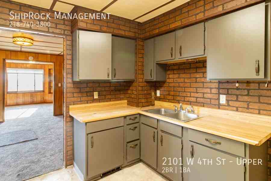 2101 W 4th St - Photo 2 of 15