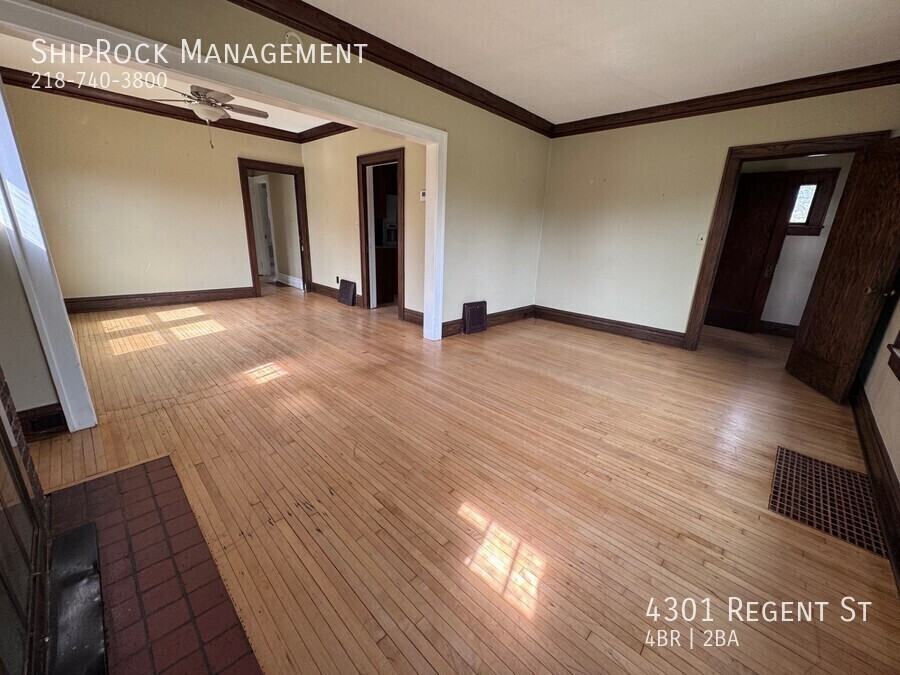 4301 Regent St - Photo 4 of 20