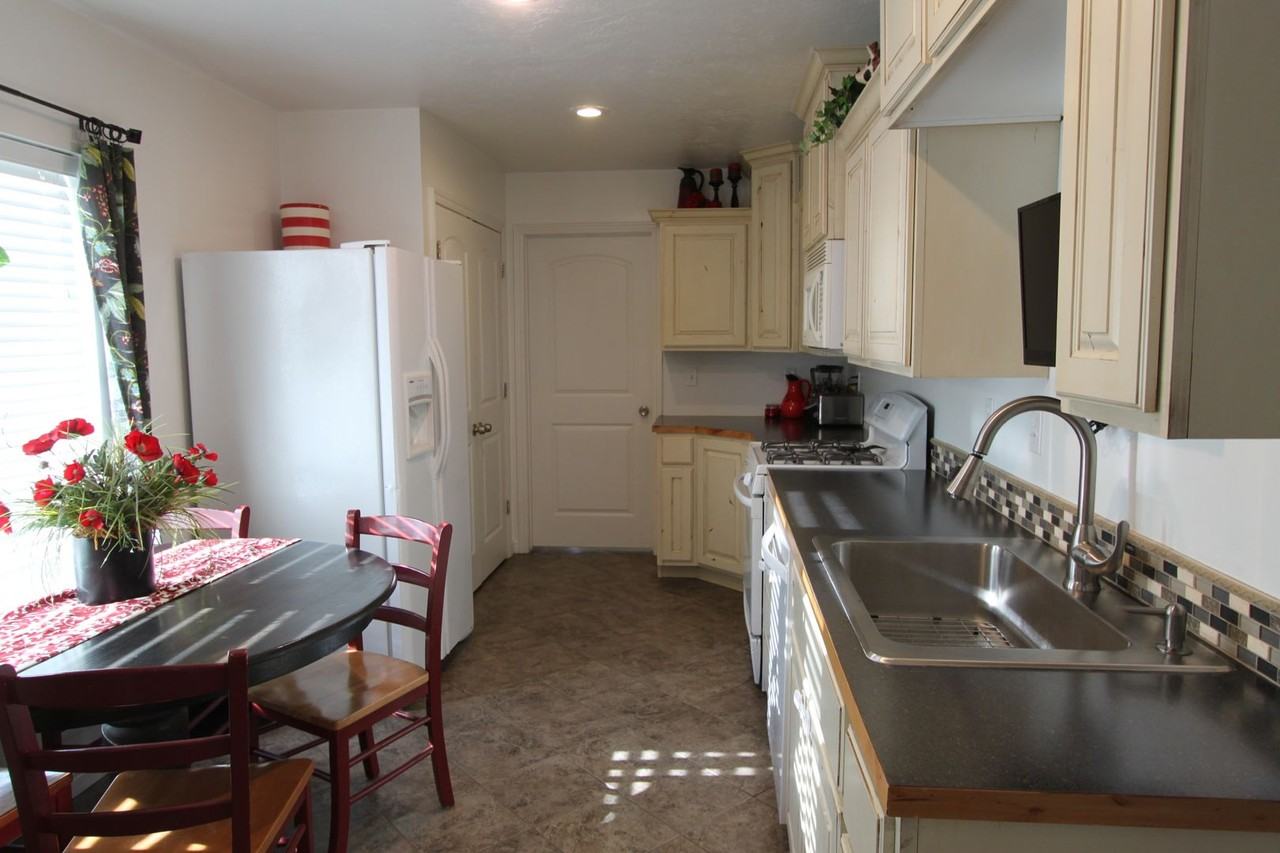 64 W 700 N - Photo 3 of 11