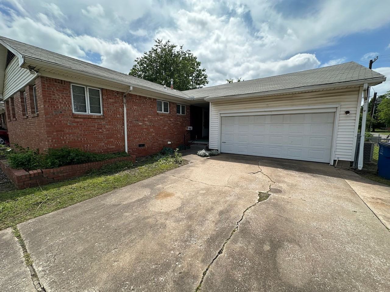 2428 S Sheridan Rd - Photo 3 of 19