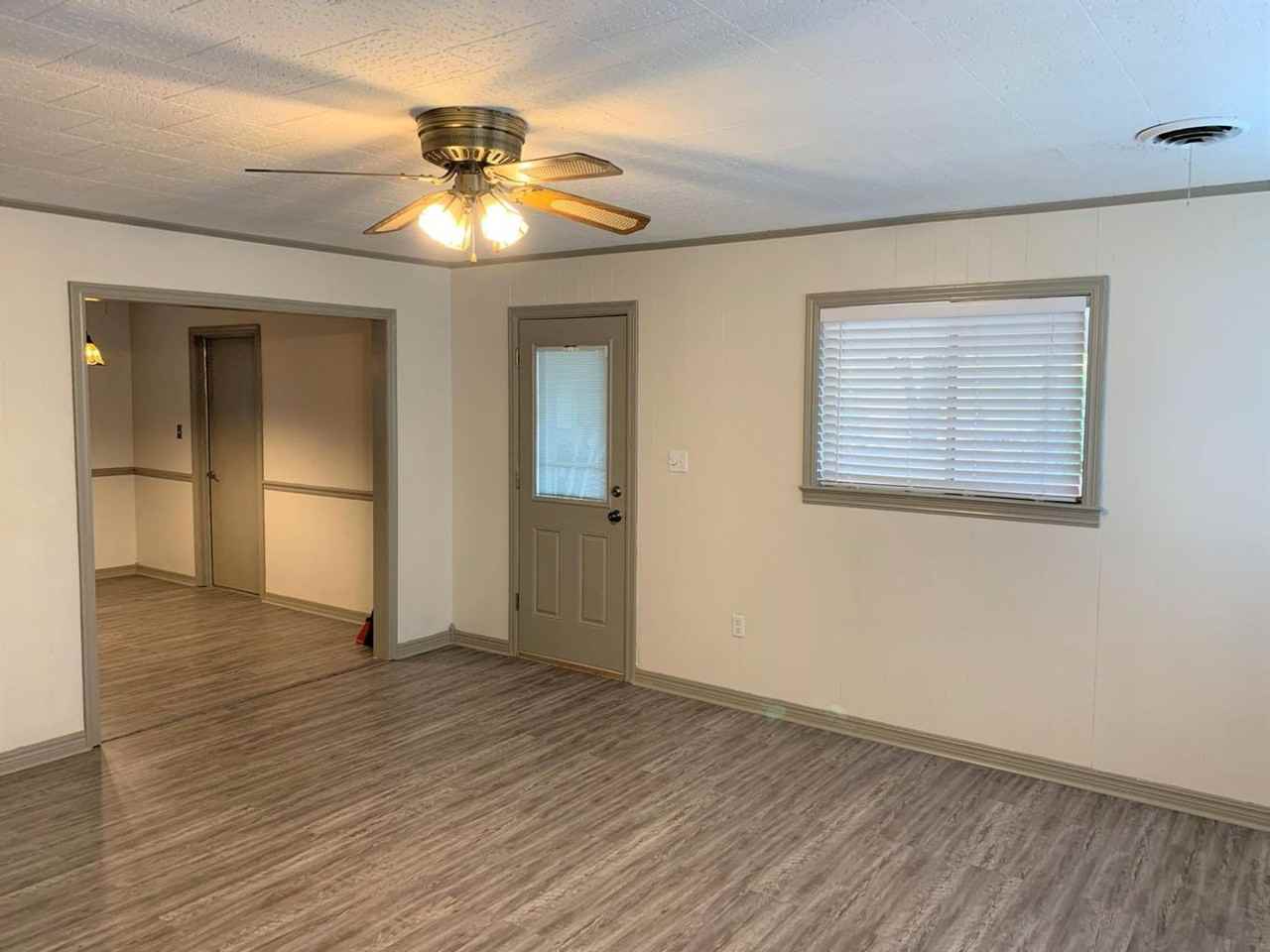 1820 S Commerce Ave - Photo 5 of 21