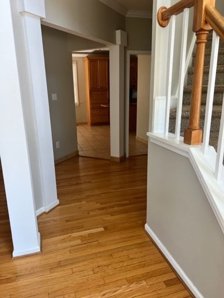 105 Glenkinchiey Ct - Photo 3 of 37