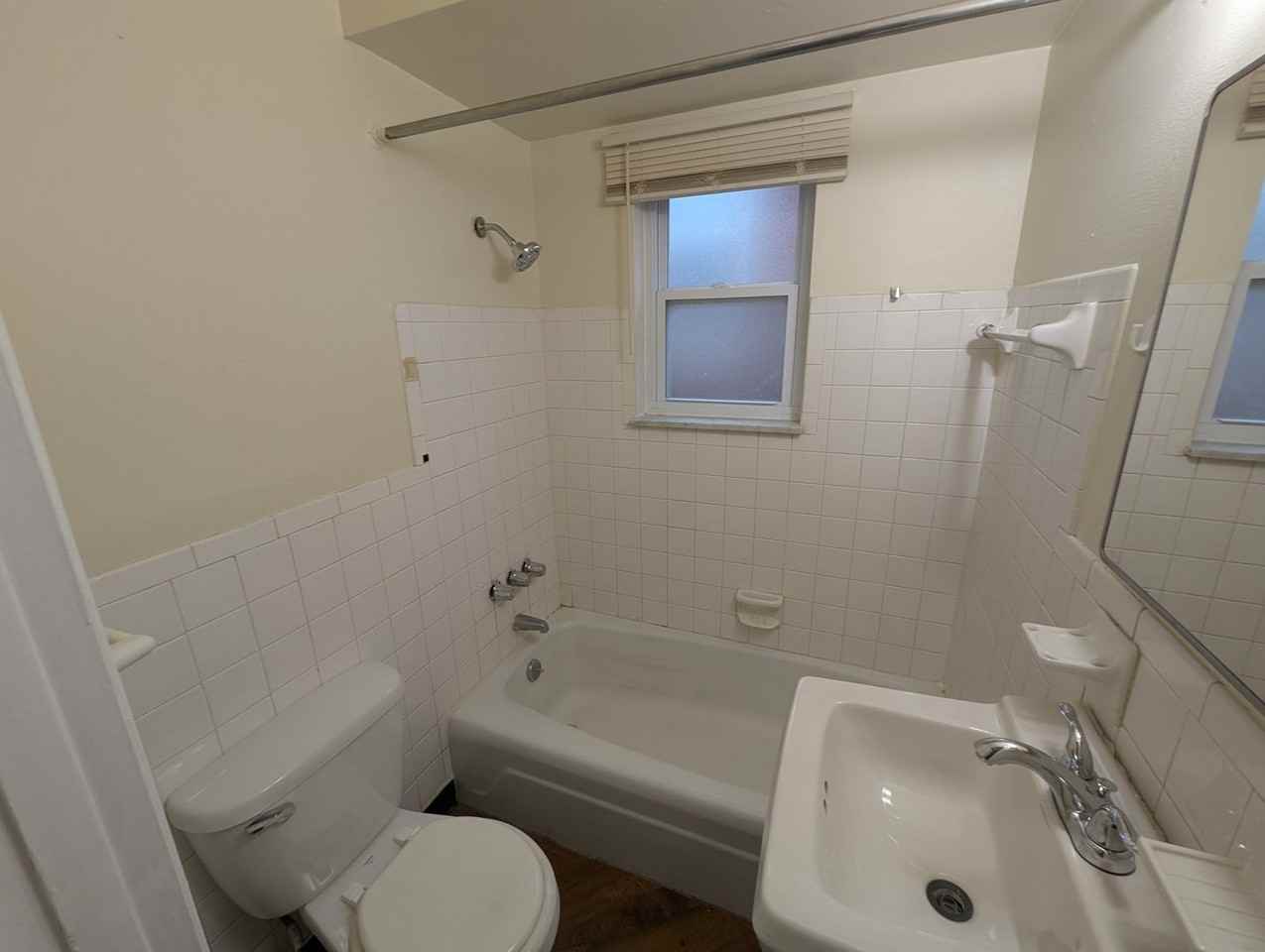 4764 Ashland Ave - Photo 2 of 9