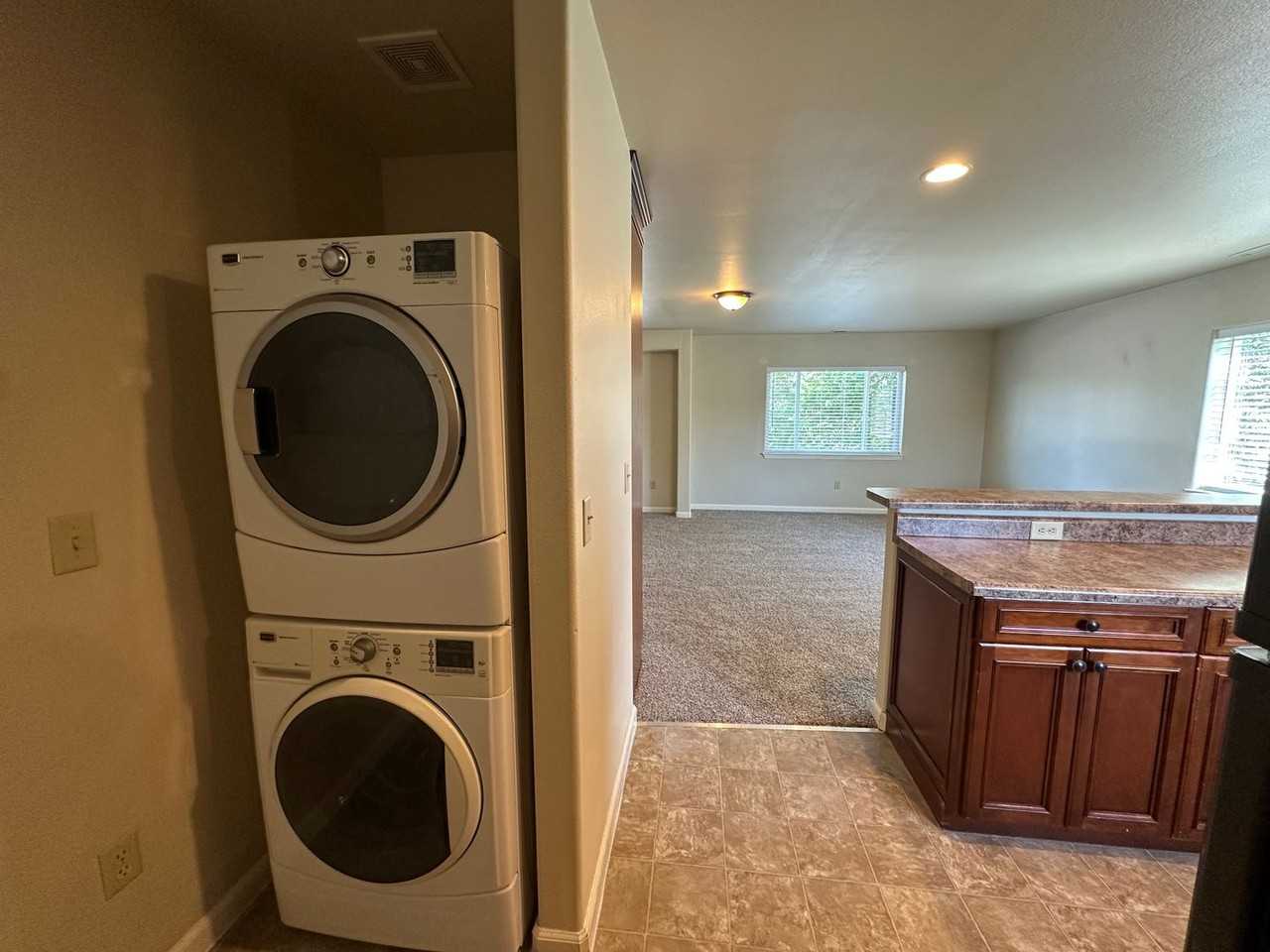 533 E Taylor St - Photo 2 of 17