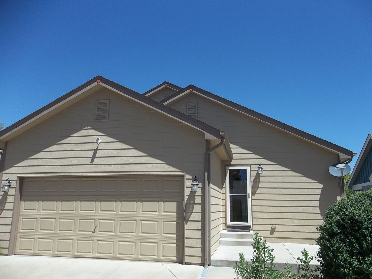 1866 E 9th St - Photo 2 of 14