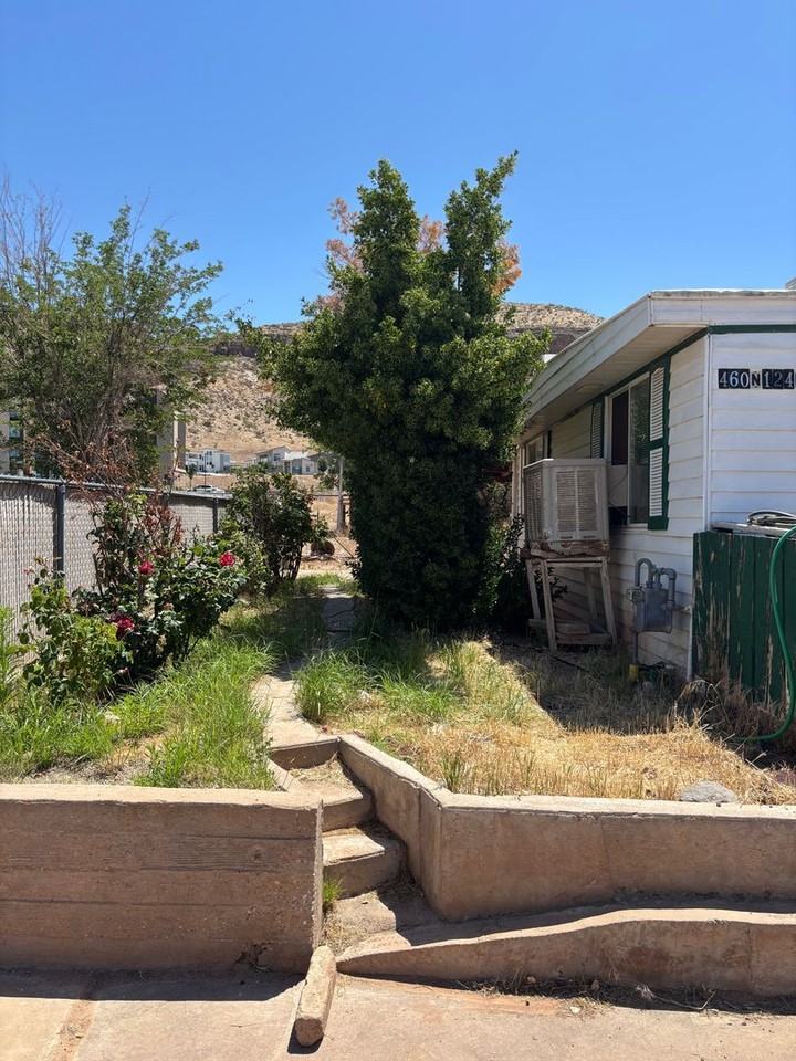 124 E 460 N - Photo 2 of 28