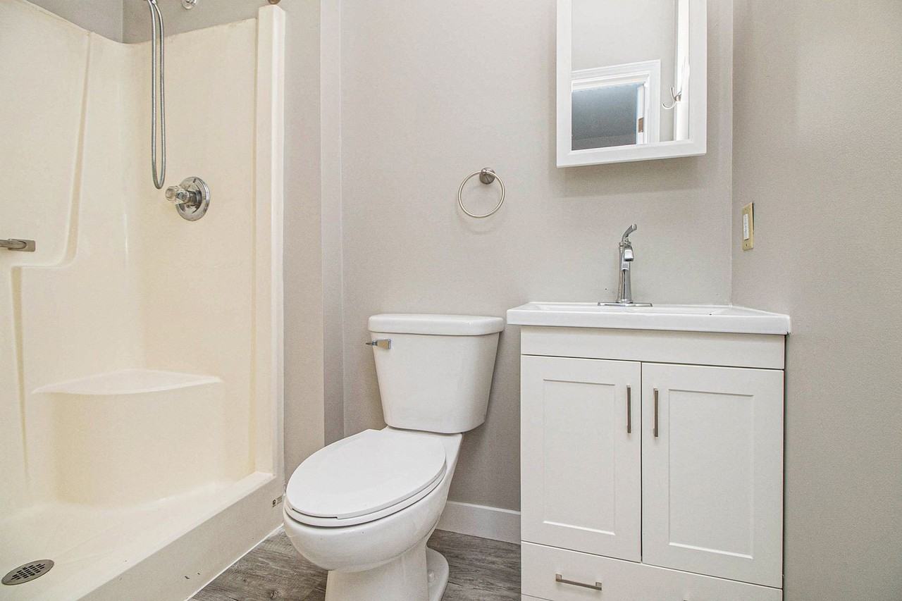 940 W Lovell St #1 - Photo 7 of 17