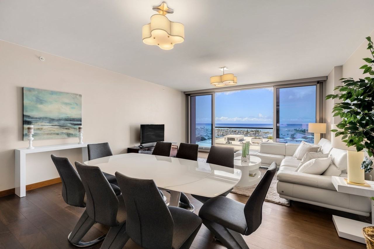 1555 Kapiolani Blvd #1300 - Photo 7 of 18