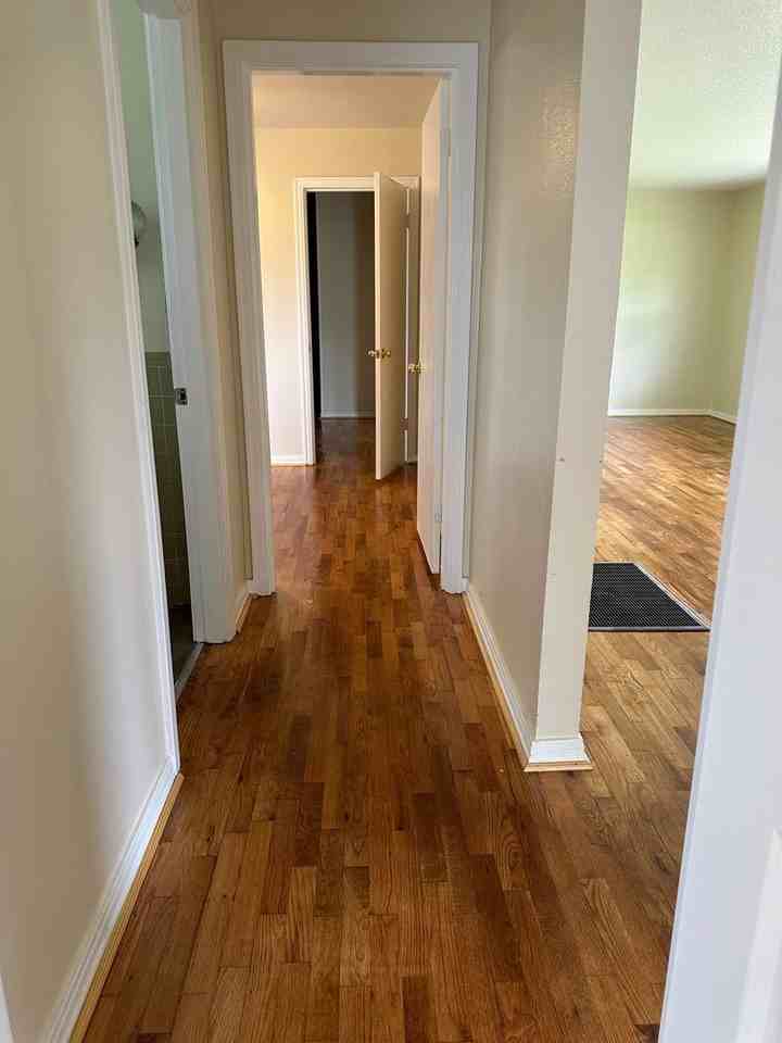 305 Mills St - Photo 5 of 10