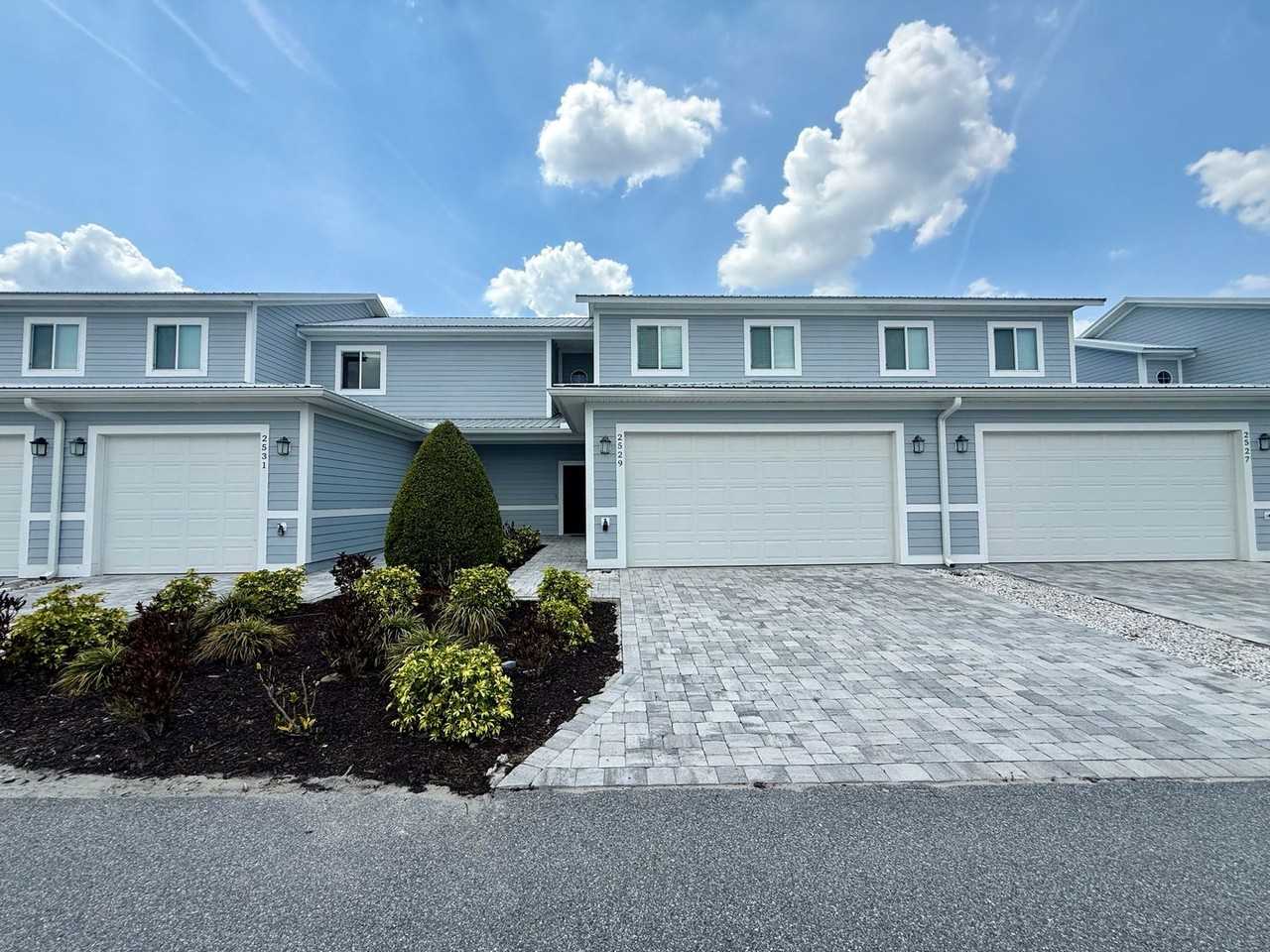 2607 Tanoak Ter - Photo 2 of 33