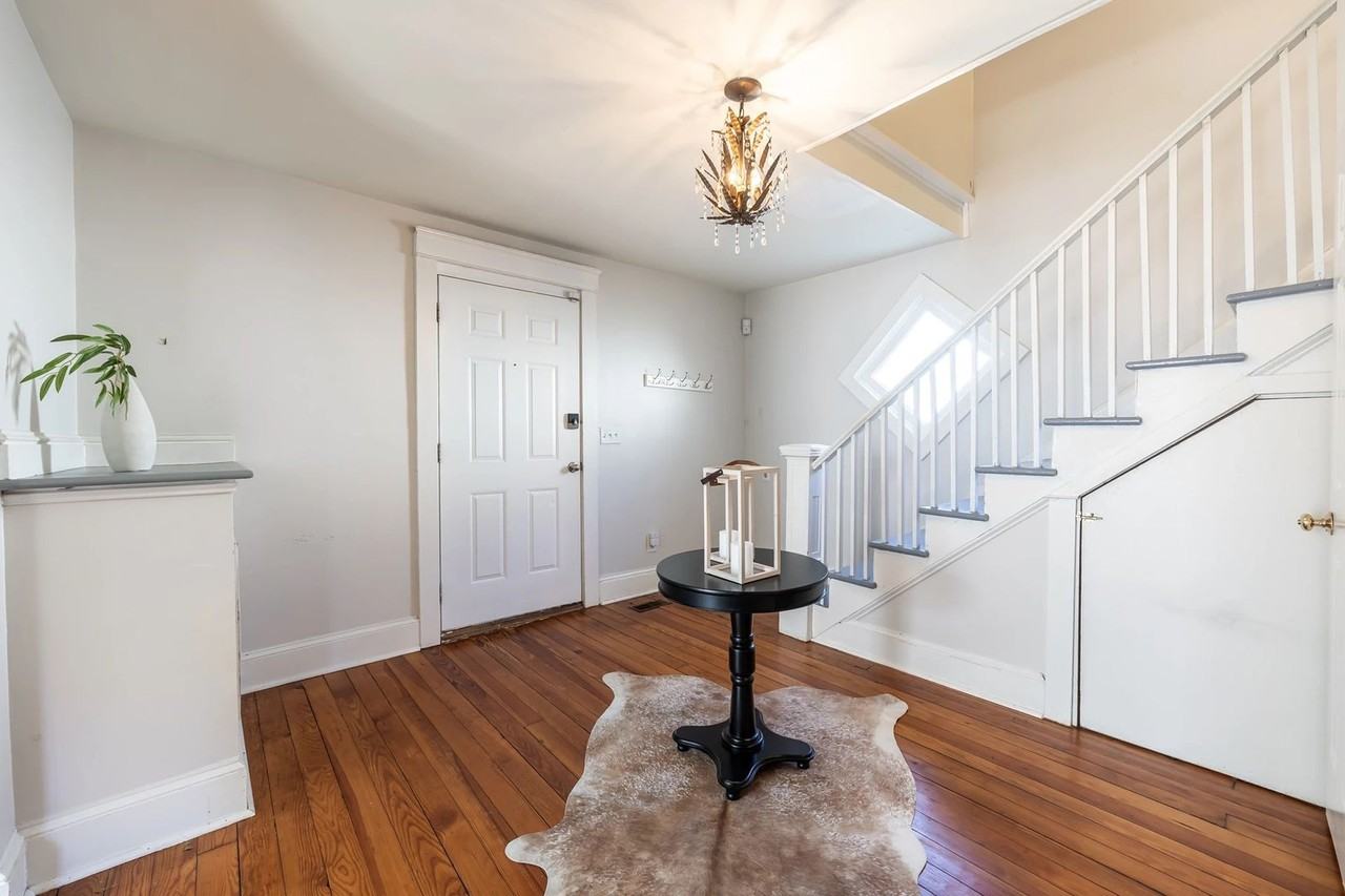 310 7th St Sw - Photo 4 of 38