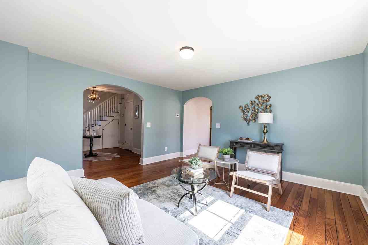 310 7th St Sw - Photo 6 of 38