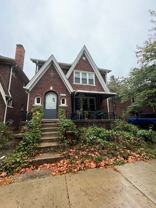 884 Beaconsfield Ave - Photo 1 of 1