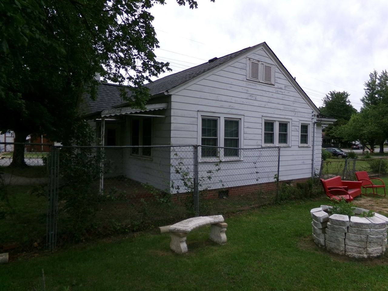 1408 E Martin Luther King Jr Dr - Photo 3 of 32