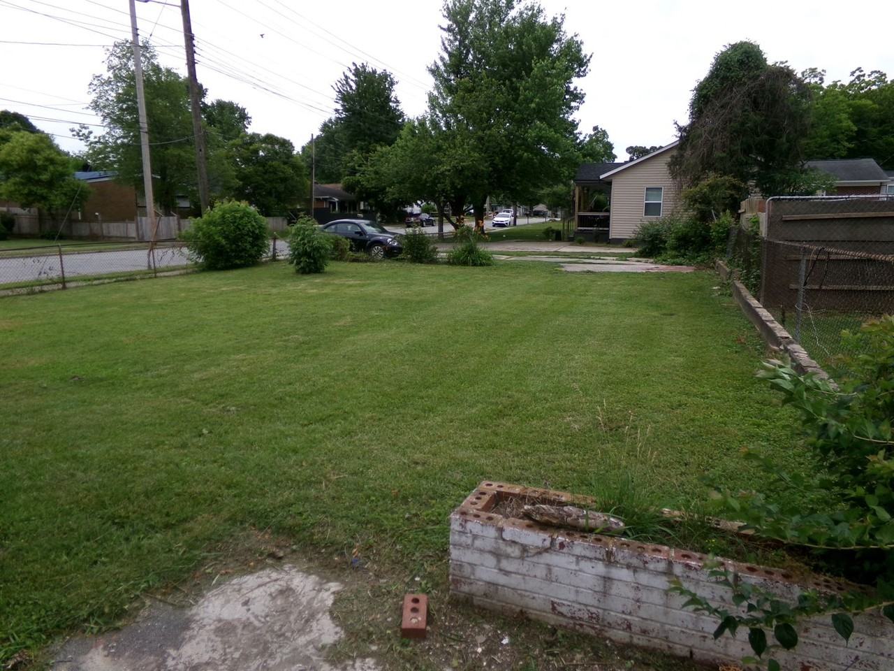 1408 E Martin Luther King Jr Dr - Photo 7 of 32