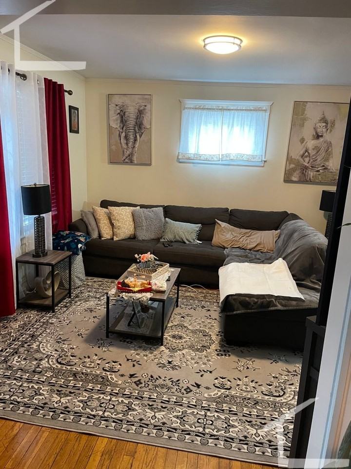 128 Westminster Avenue - Photo 4 of 18