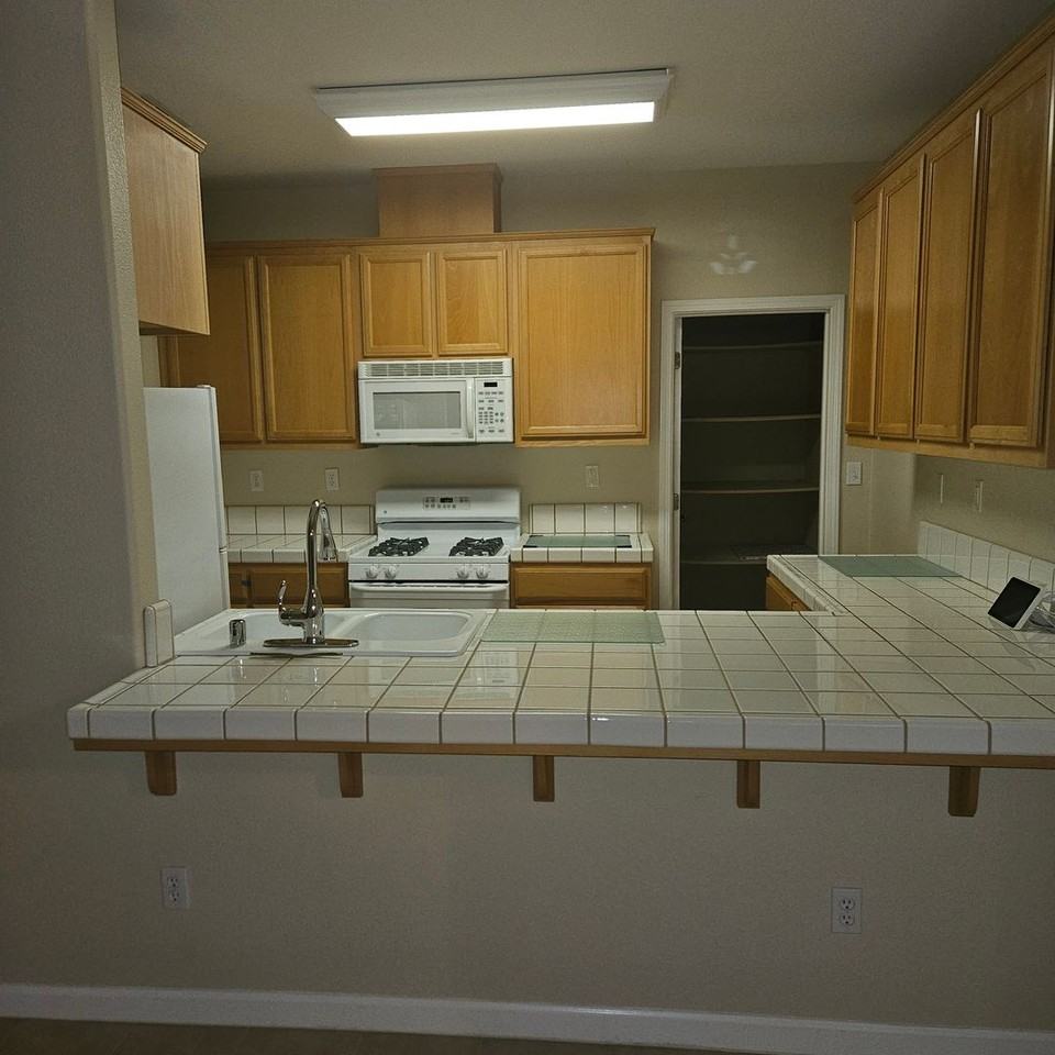 1553 Enslen Ave - Photo 3 of 10