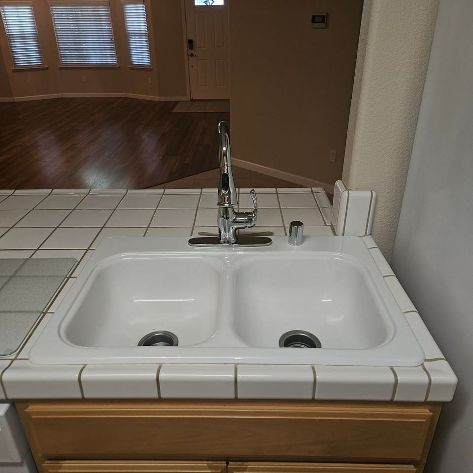 1553 Enslen Ave - Photo 4 of 10