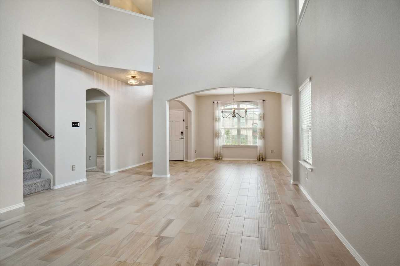 5817 Fir Tree Ln - Photo 3 of 18