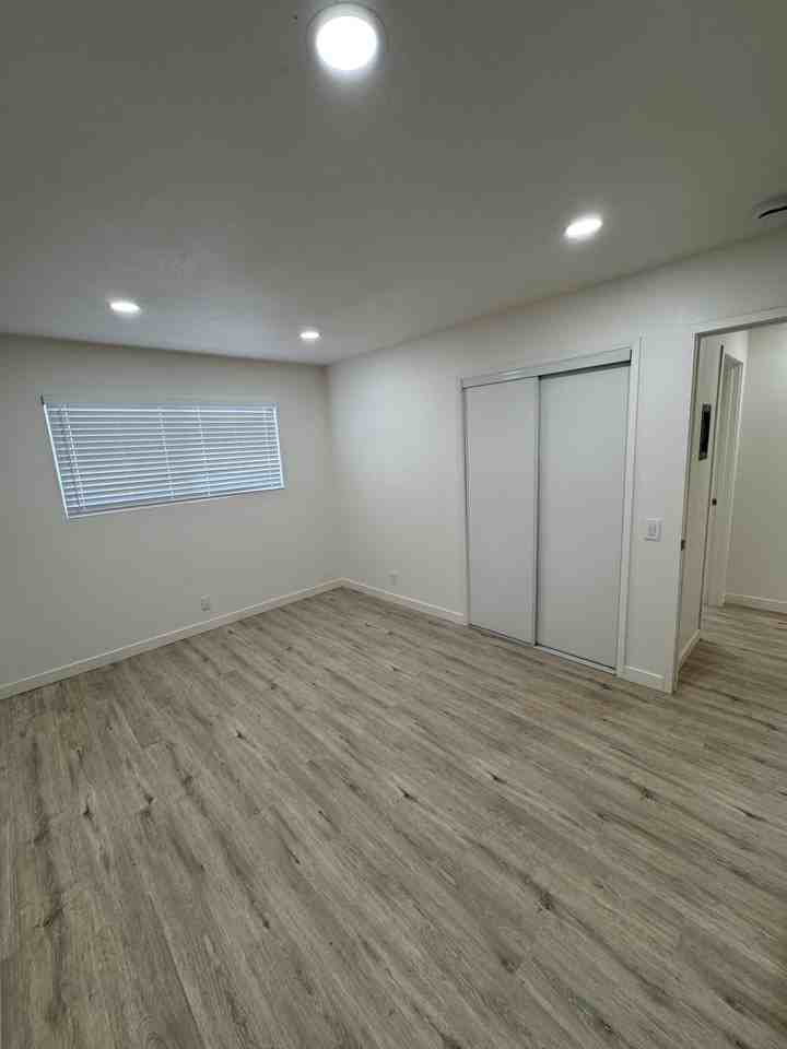 321 N L St #C - Photo 6 of 7