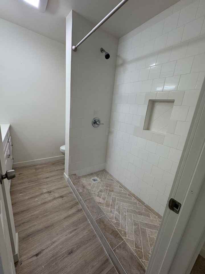 321 N L St #C - Photo 4 of 7
