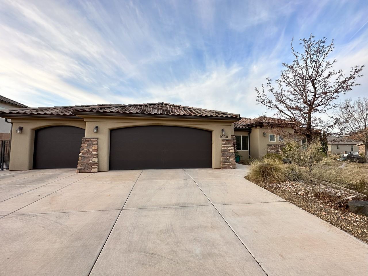 1038 E Stable Way #NA - Photo 2 of 33