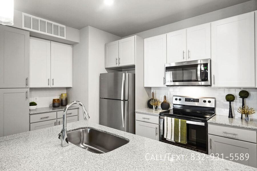 3330 Tamarron Trce - Photo 2 of 13