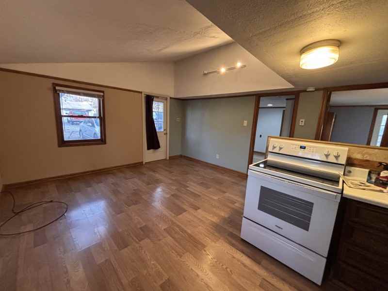 1416 1/2 S Madison St - Photo 2 of 10
