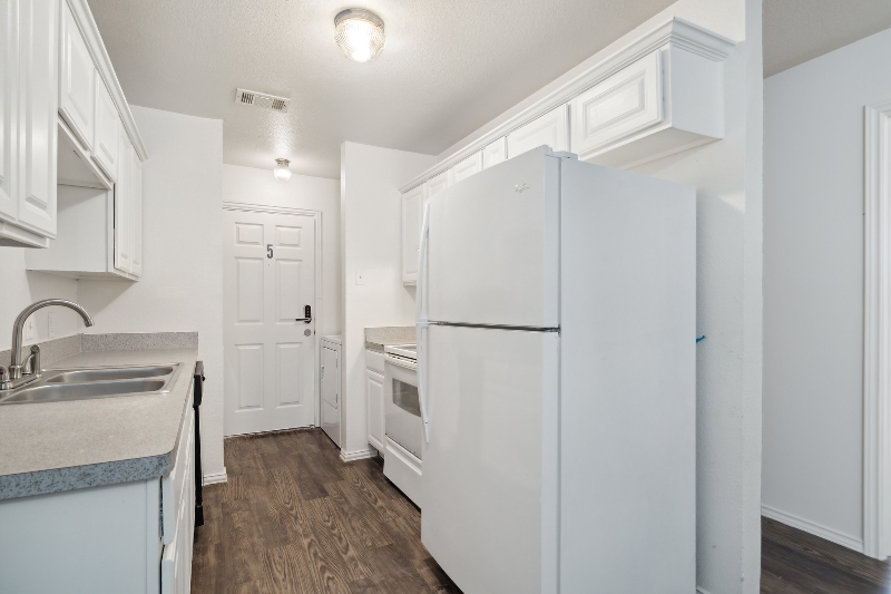 1913 Birdell St #1 - Photo 3 of 8