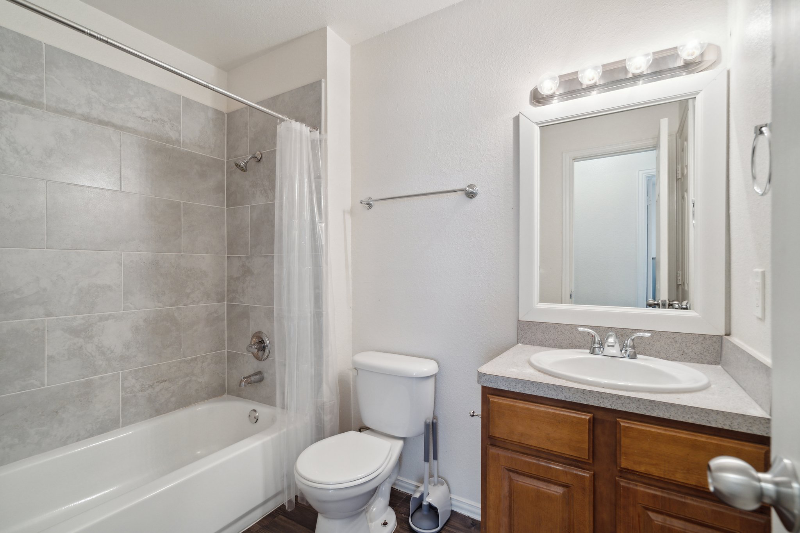 1913 Birdell St #1 - Photo 7 of 8