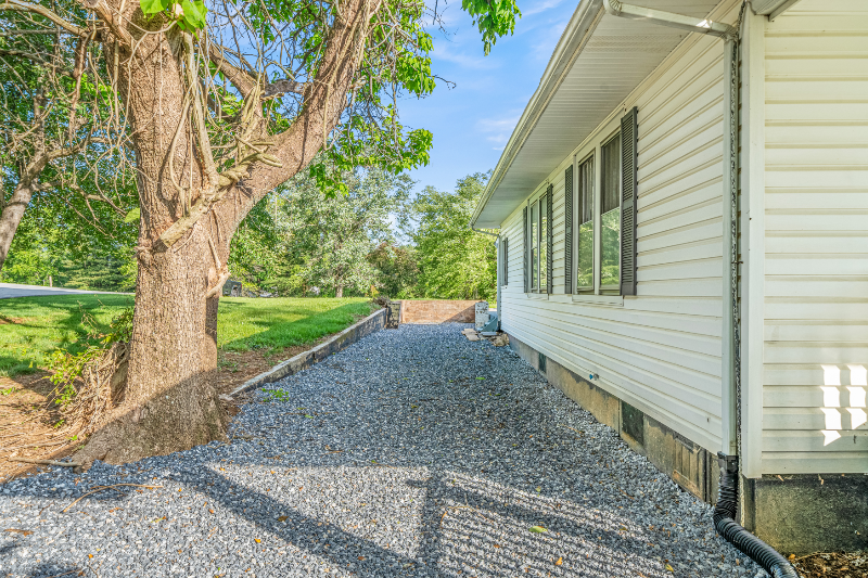 11652 Lee Hwy - Photo 3 of 17