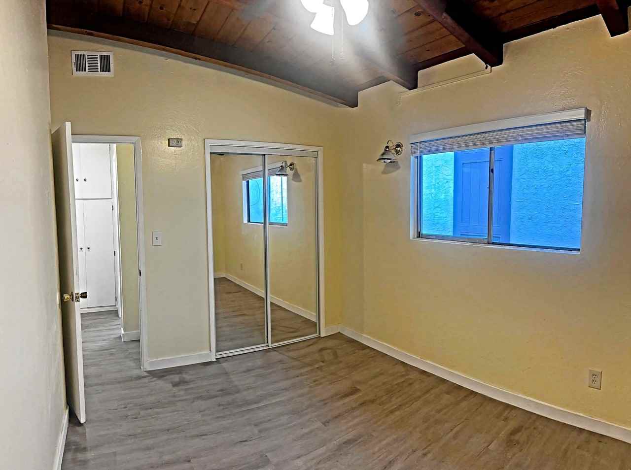 2875 Broadway - Photo 3 of 11