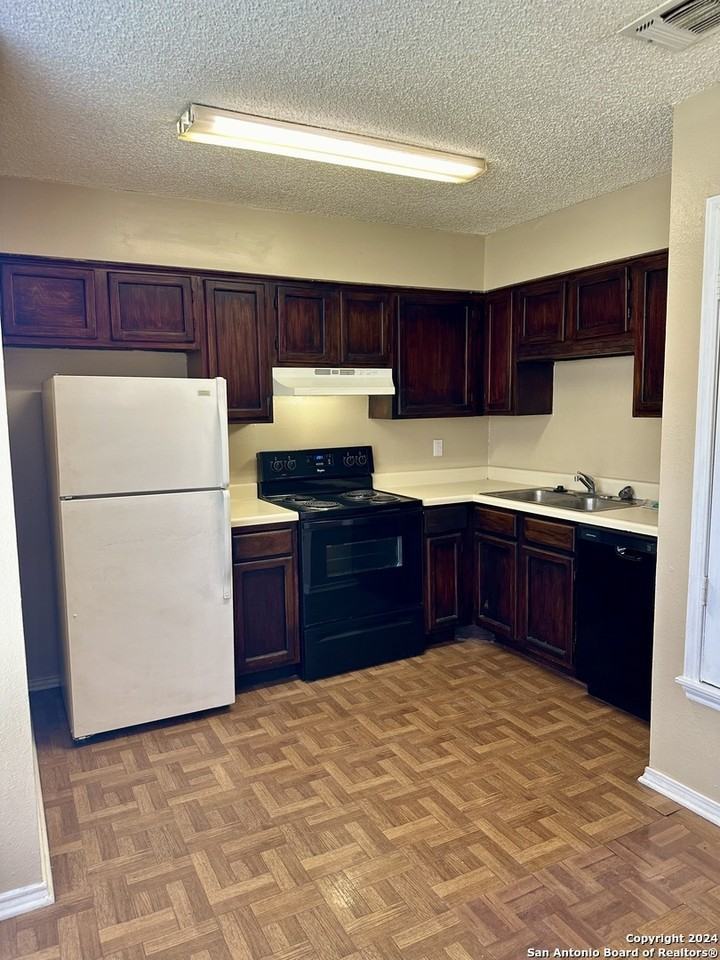 10533 Starcrest Drive - Photo 3 of 4