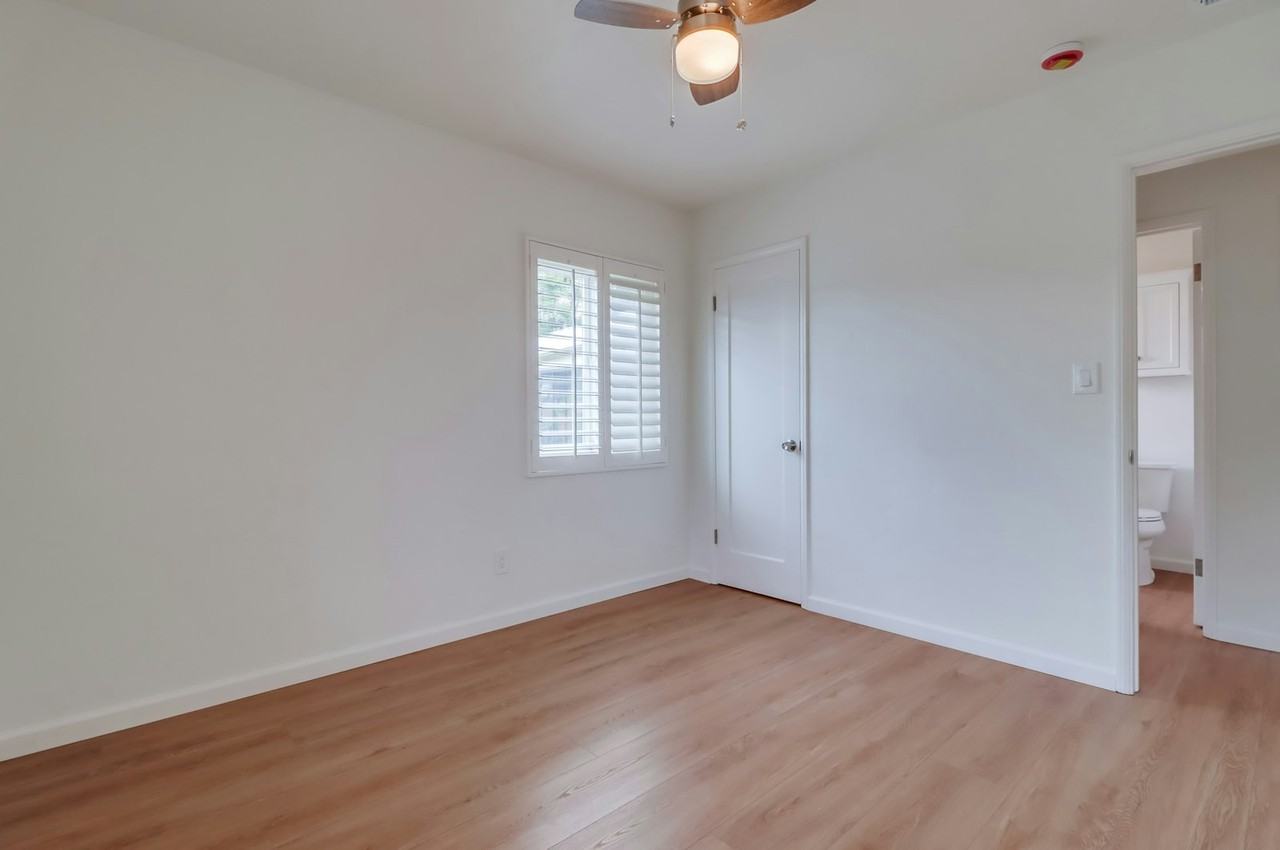 3926 Aragon Drive - Photo 6 of 11