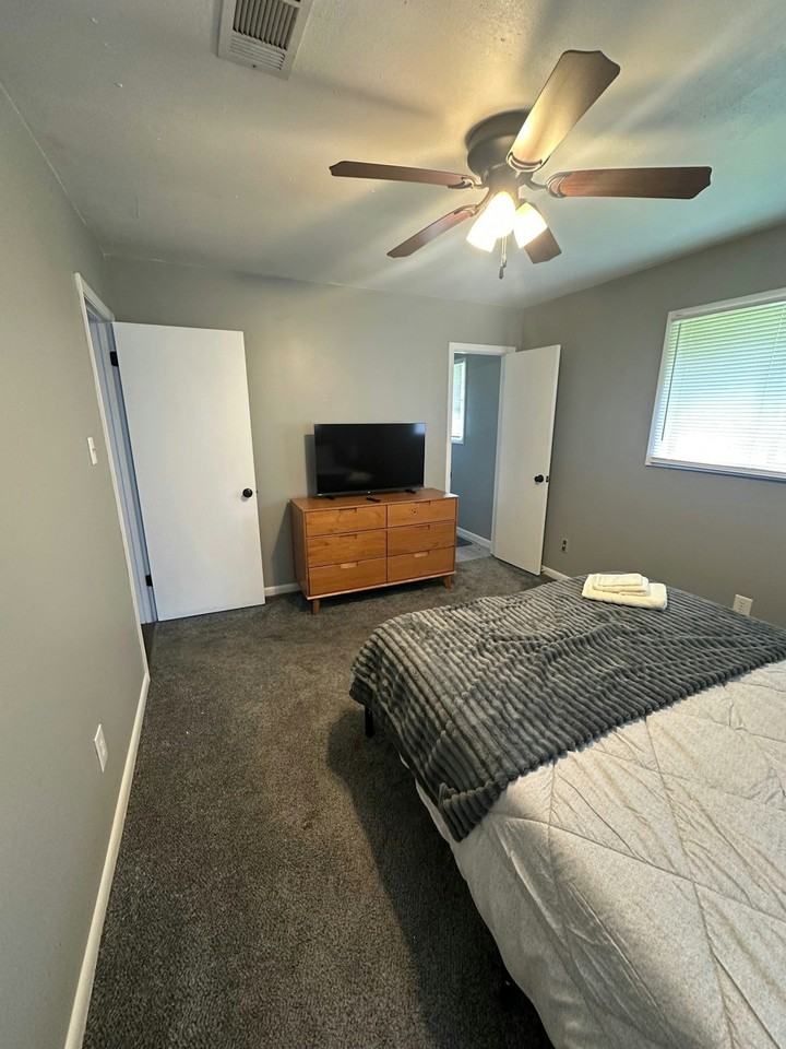 2222 North Rose Park Avenue - Photo 6 of 14