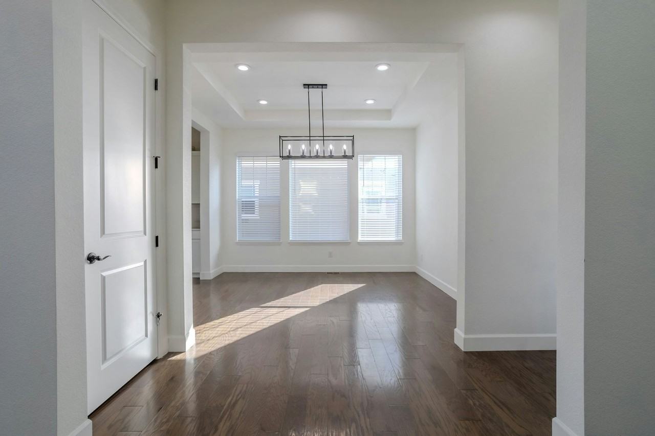 10138 Atlanta Street - Photo 5 of 30