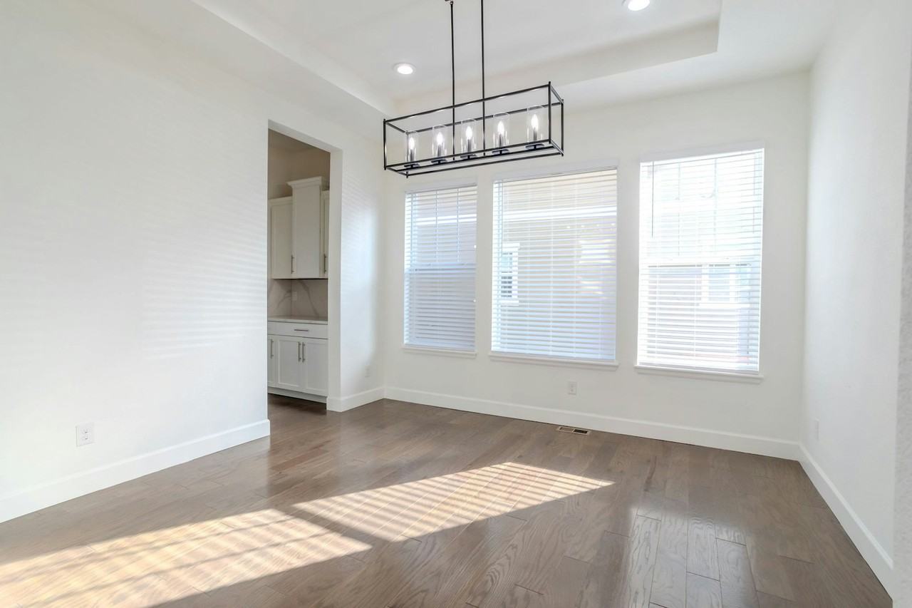 10138 Atlanta Street - Photo 6 of 30