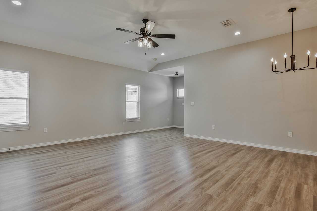 1313 Corpus Avenue, Unit B - Photo 5 of 30