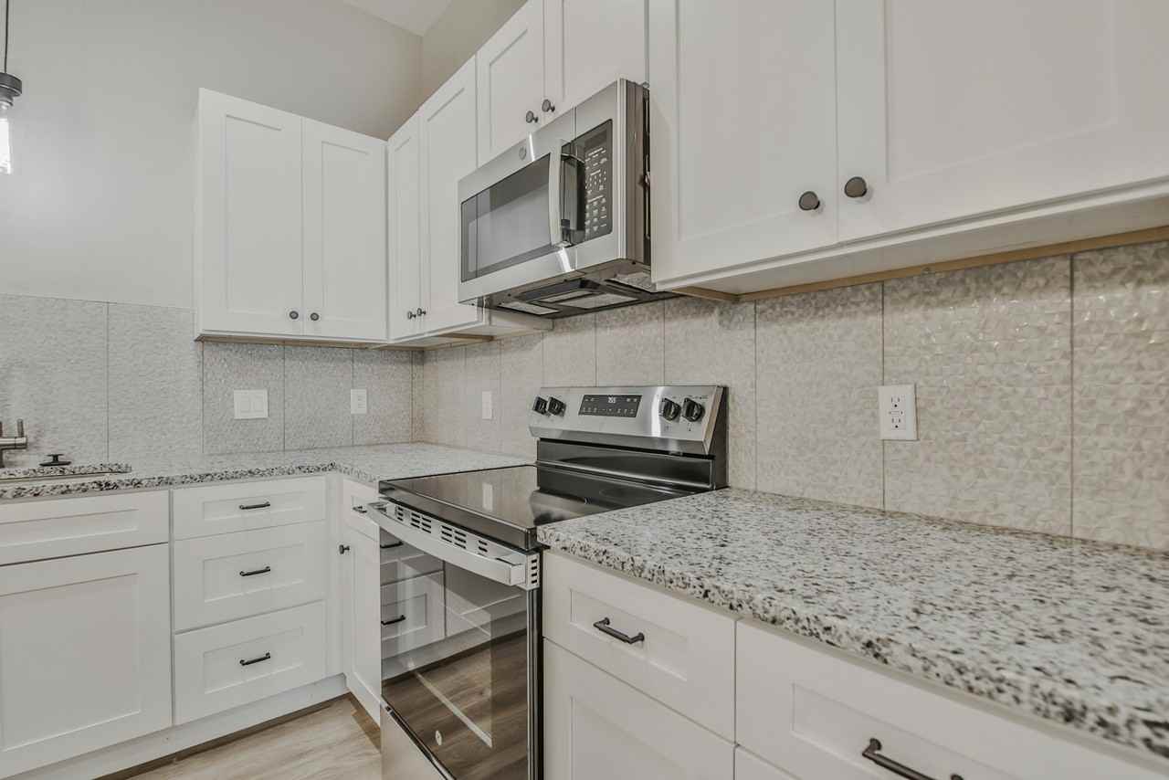 1313 Corpus Avenue, Unit B - Photo 6 of 30