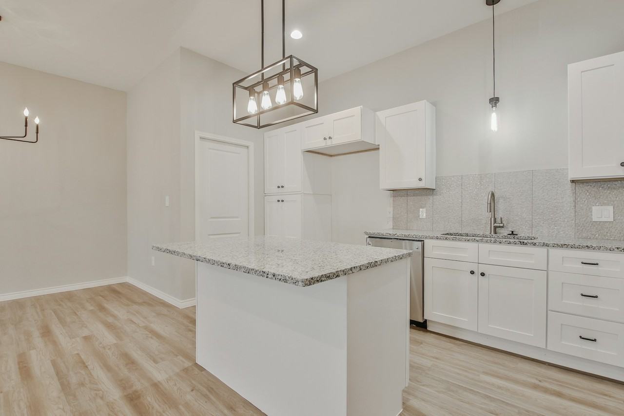 1313 Corpus Avenue, Unit B - Photo 7 of 30