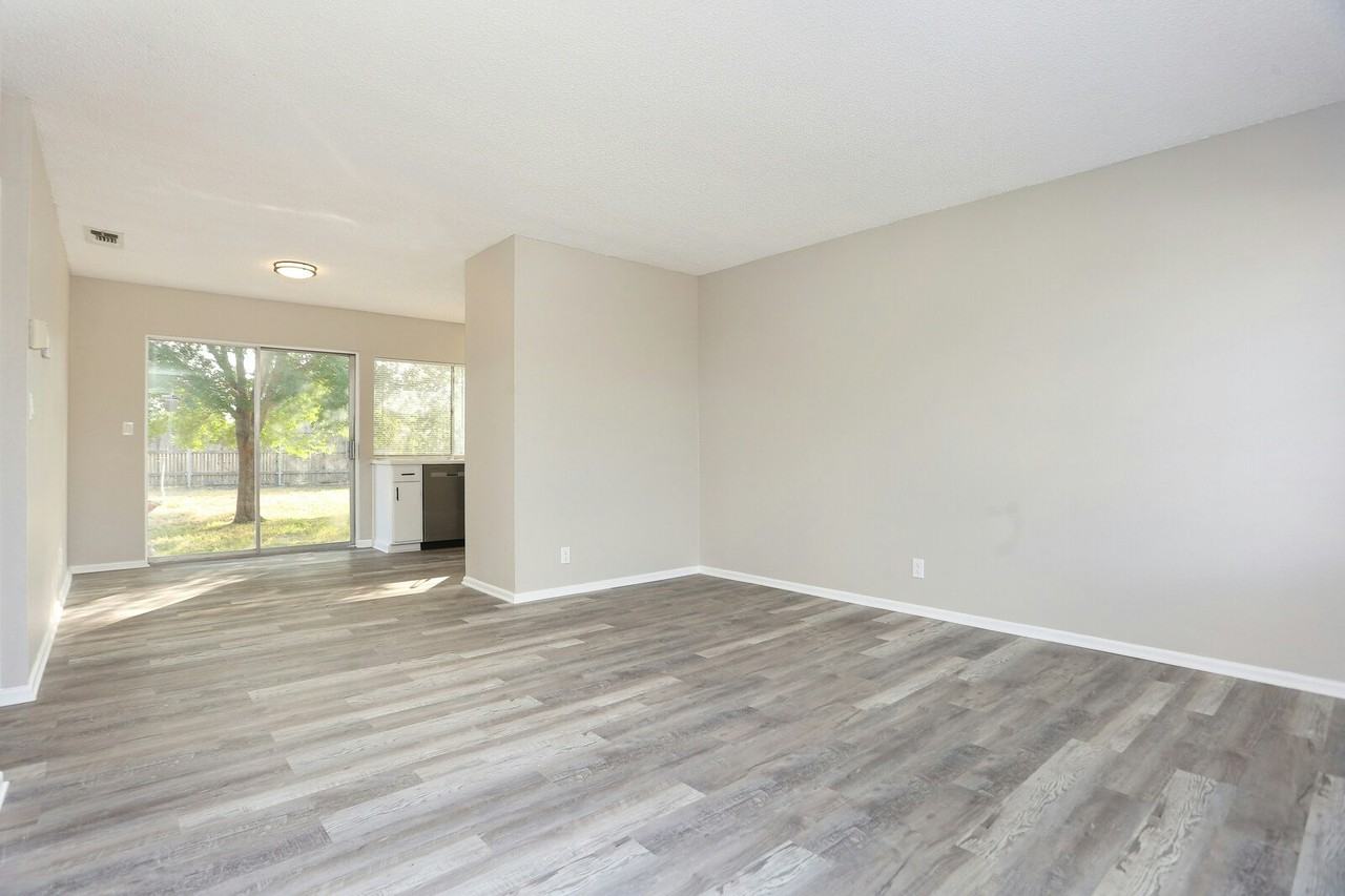 7306 Glen Hart - Photo 4 of 17