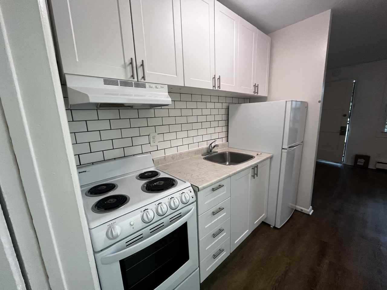 186 Queen St #14 - Photo 6 of 11